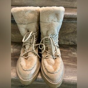 Jennifer Lopez Tan Winter Boots